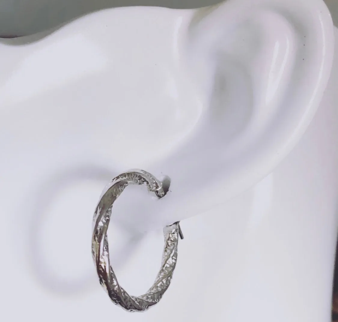 White gold twist earrings E176